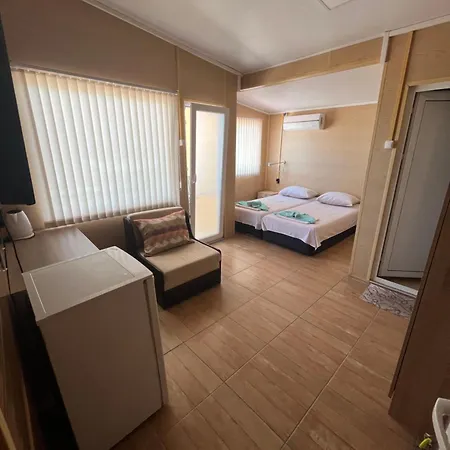 Globus בית הארחה 2*