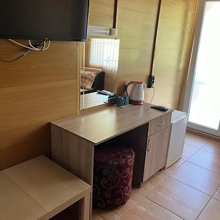 Globus בית הארחה 2*